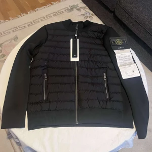 Stone Island cardigan - Nyskick, aldrig använd, storlek M. 