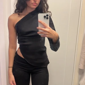 Off shoulder - Off shoulder från ZARA , använd 3-4 ggr