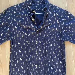 Ralph Lauren kortärmad skjorta - Polo Sport. Storlek S. Aldrig använd.