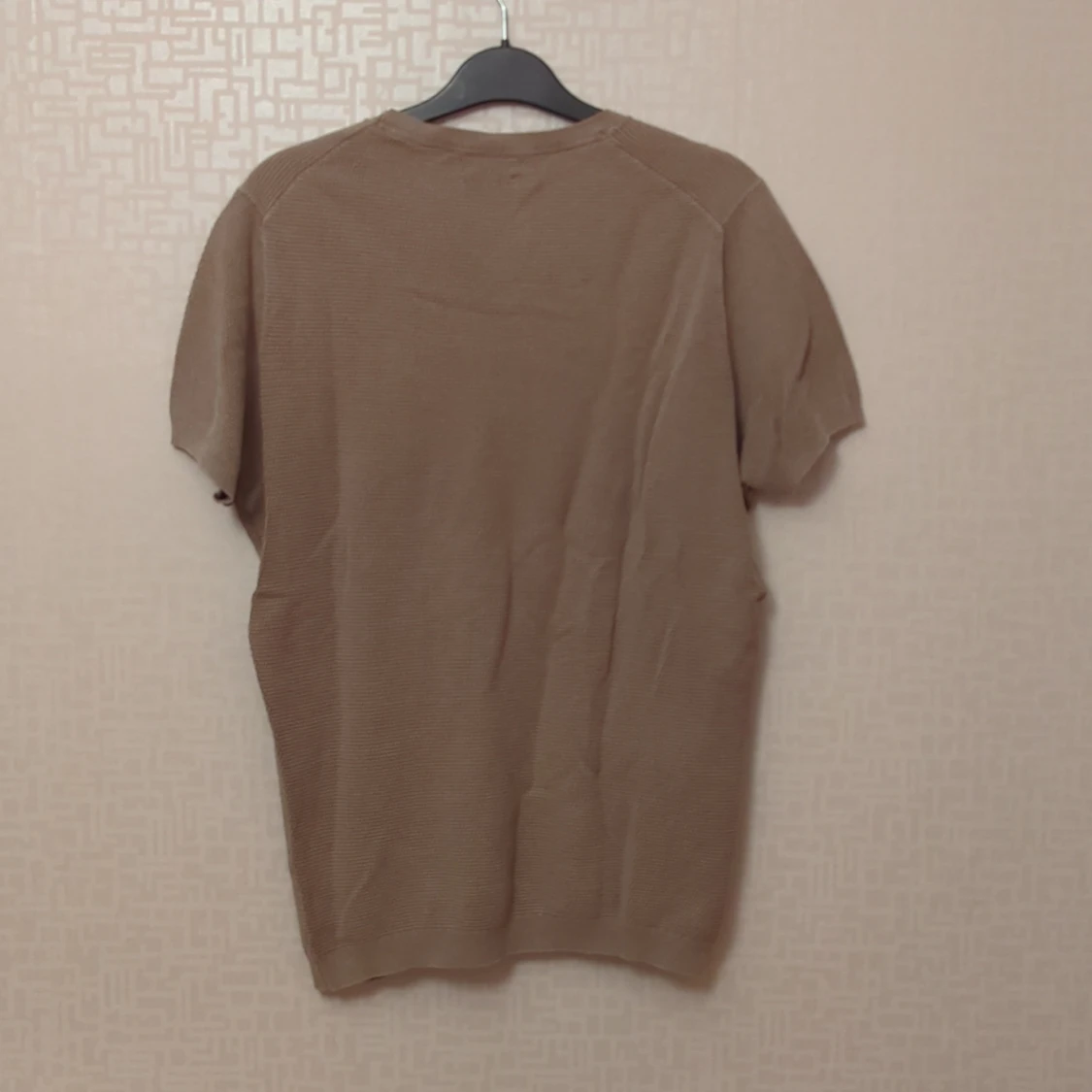 Beige kortärmad tröja från Massimo Dutti - 90