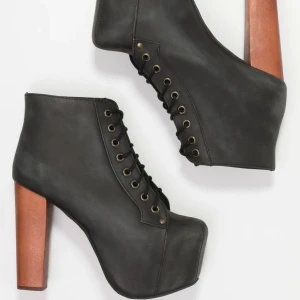 Fina Jeffrey Cambell - Fina Jeffrey Campbell  mer som mörkgrå Kan möta upp i Stockholm