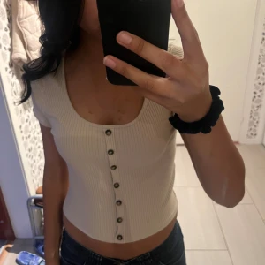 Beige topp  - Jätte fin topp som inte används längre, använd gärna köp nu! 🙌🏼
