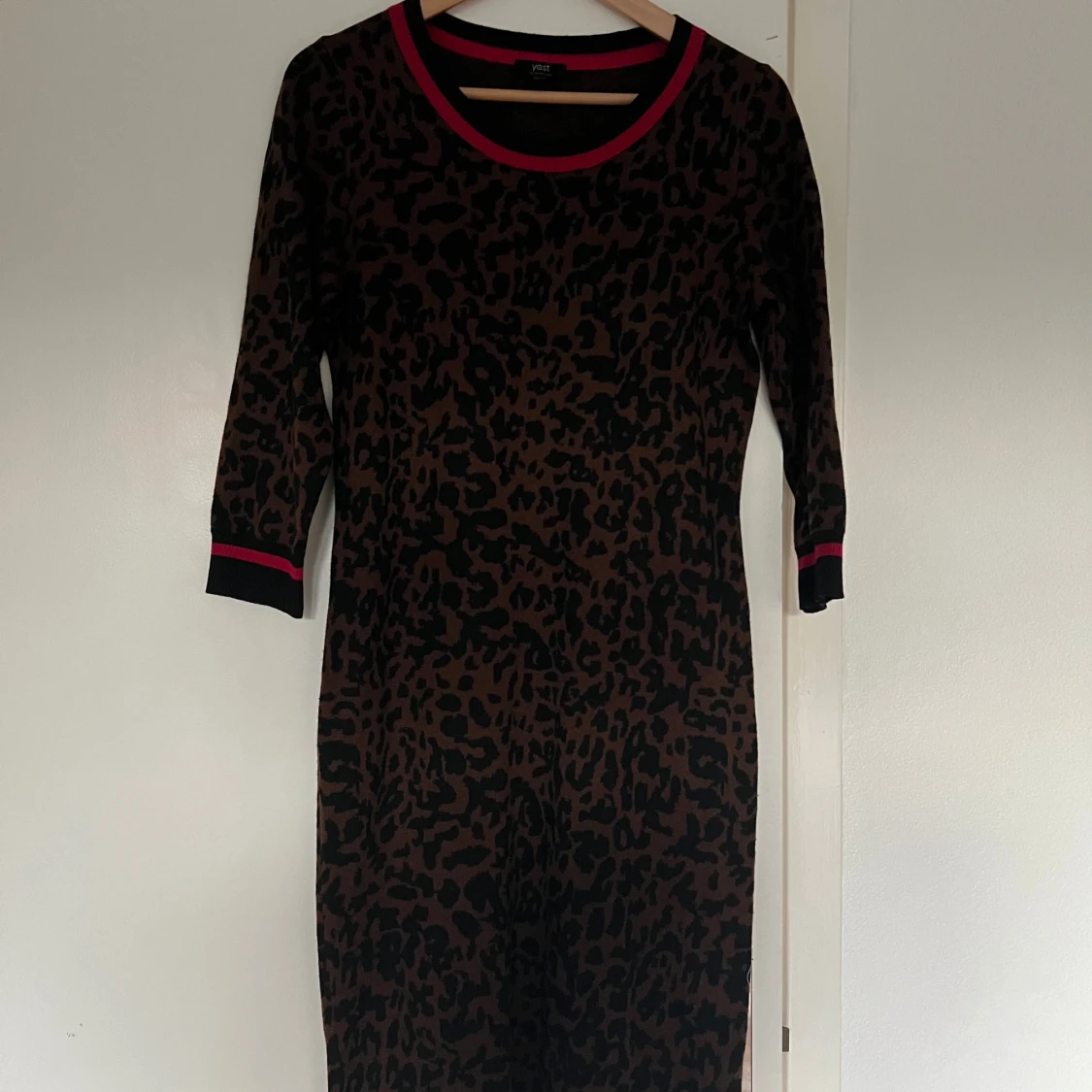 Leopardmönstrad klänning