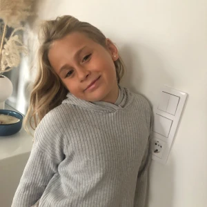 Grå Hoodie/tröja - I bra skick mjuk material använd minst 5 gånger ⭐️