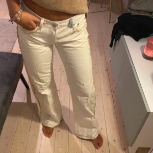 Jeans  - Skit coola jeans i storlek 26 💕