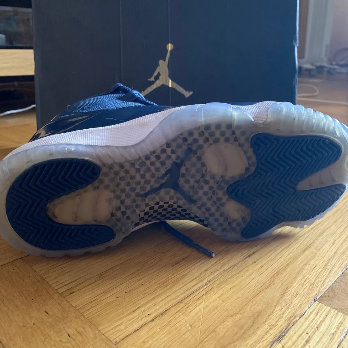 Air Jordan 11 Retro - 2