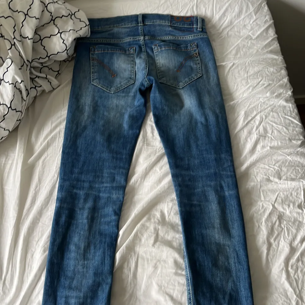 Fint skick  Säljer dom för att dom är för små  Strl 29 Går att diskutera priset😀. Jeans & Byxor.