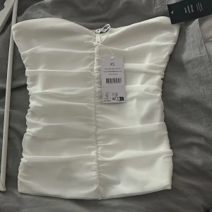 Topp h&m - Super fin fest topp från nakd, storlek xs men passar s!