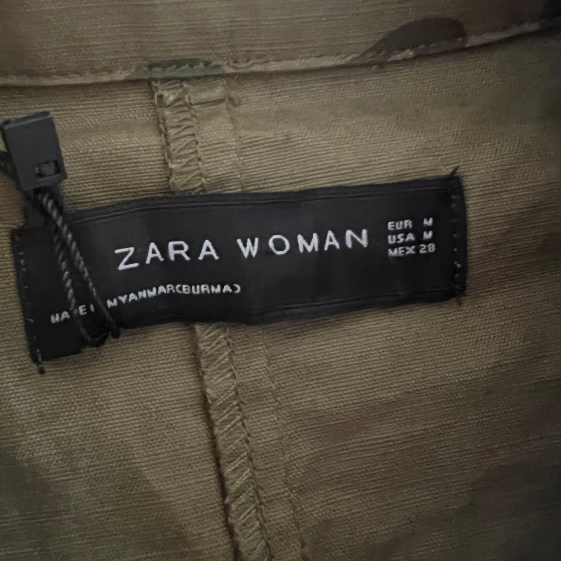 Camouflagejacka från Zara Woman - 90