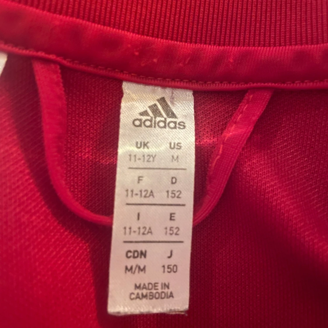 Röd Adidaströja - 93