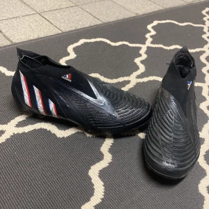 Adidas predator skor - Fin skor som inte är slitna någonstans. 9/10