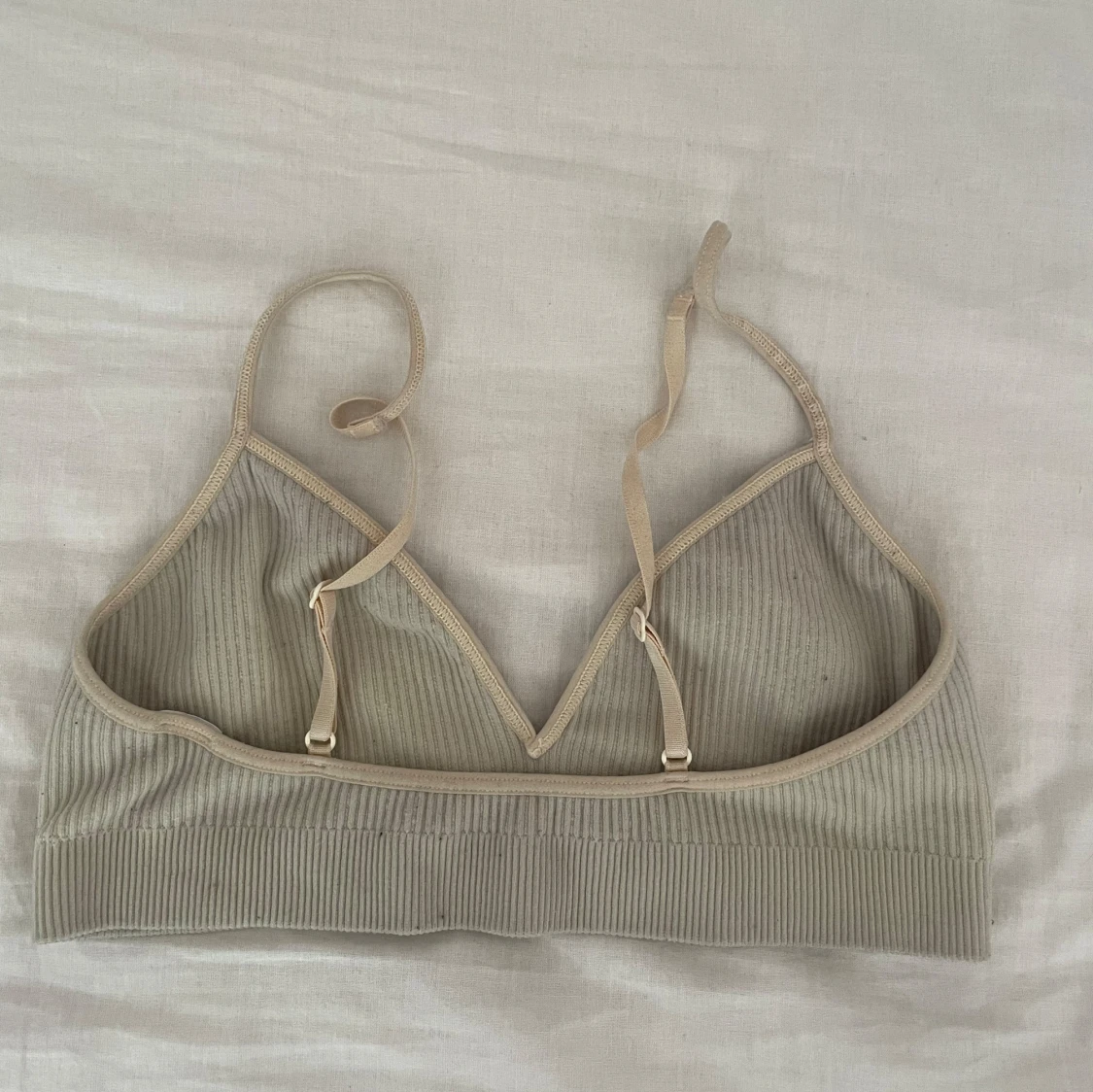 Beige ribbad topp - 90