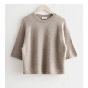 Other Stories❤️‍🔥 - Intressekoll på denna jättefina stickade höst tröja från Other storie🍁💗