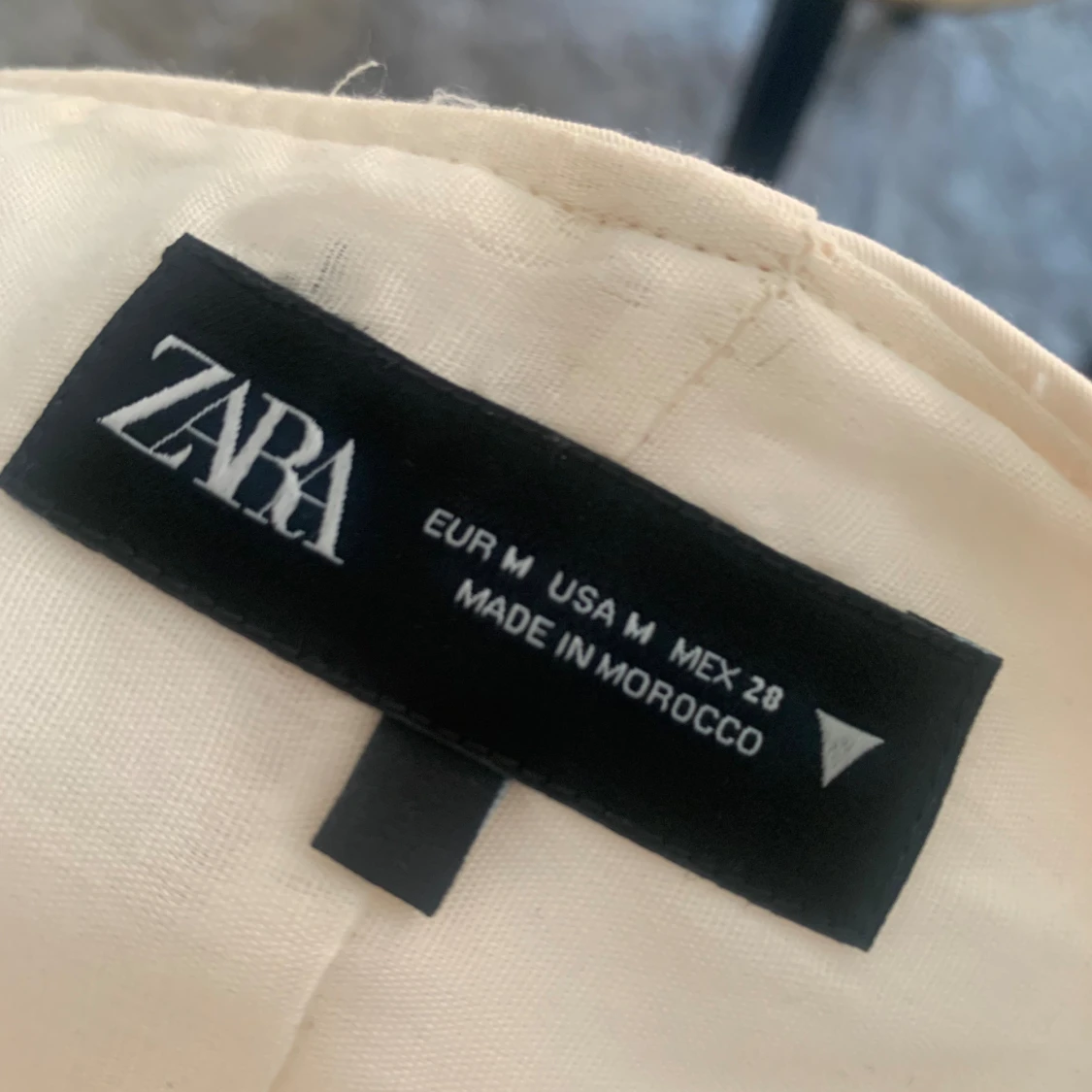 TOPP AV KORSETTMODELL I TWILL - 90