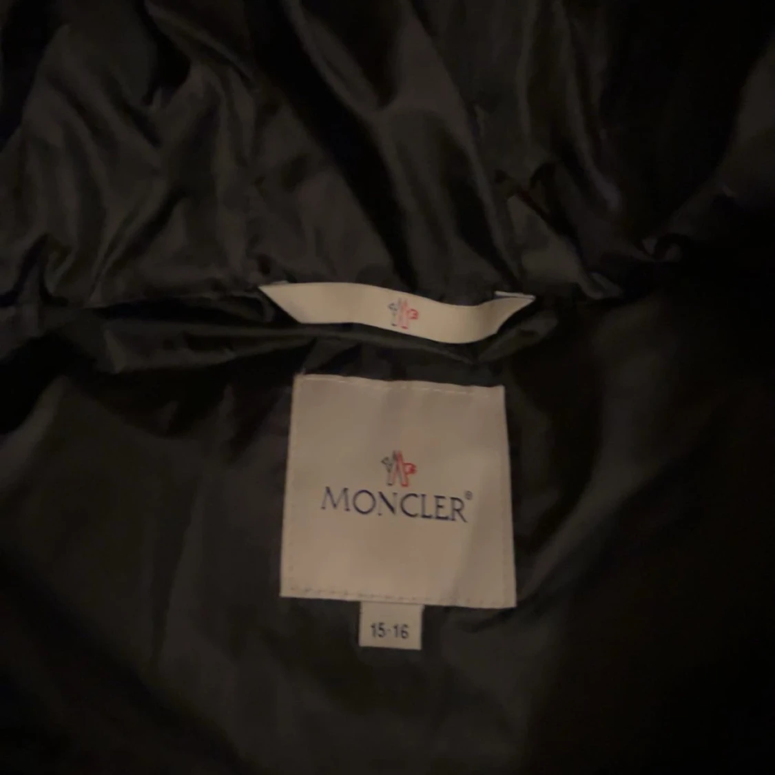 Moncler väst  - 90