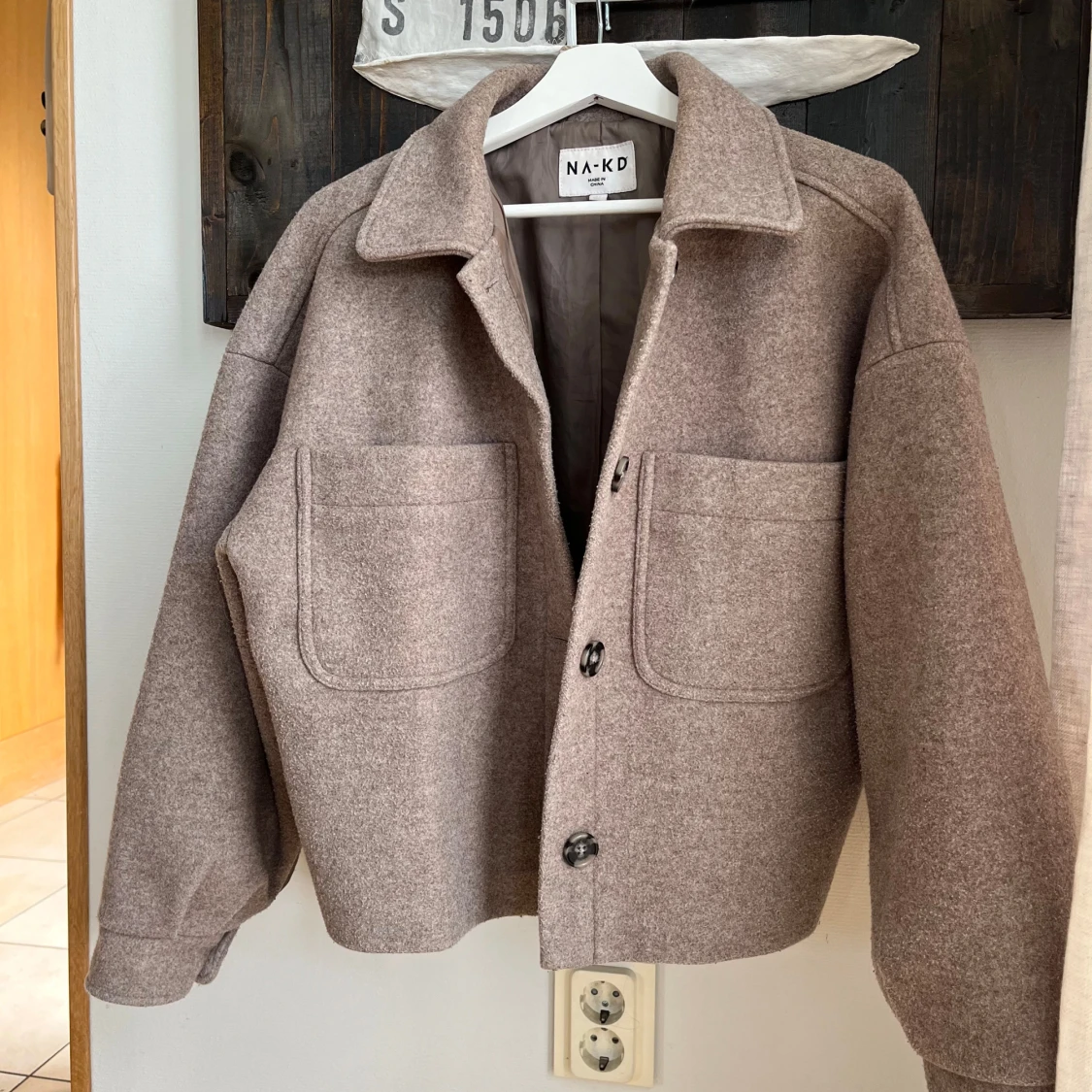 Beige jacka från NA-KD - 90