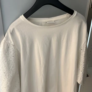 Superrfin tröja  - Jättebra skick, typ aldrig använd köpt för 390kr