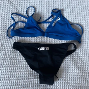 Arena tränings bikini - Aldrig använd arena bikini, väldigt bra skick. 