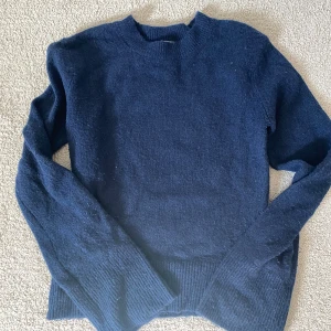 Stickad tröja - Fint skick!