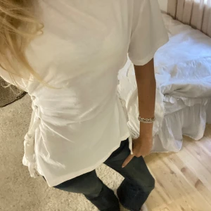 Tröja med snörning  - Så snygg har ingen lapp💕