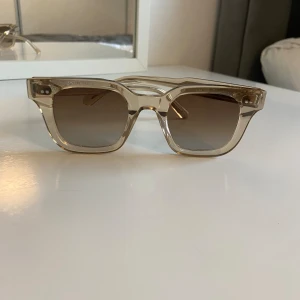 Chimi ecru 04 - Säljer mina as snygga chimis i 04. Väldigt bra skick men har tyvärr ingen box till. 💛💛