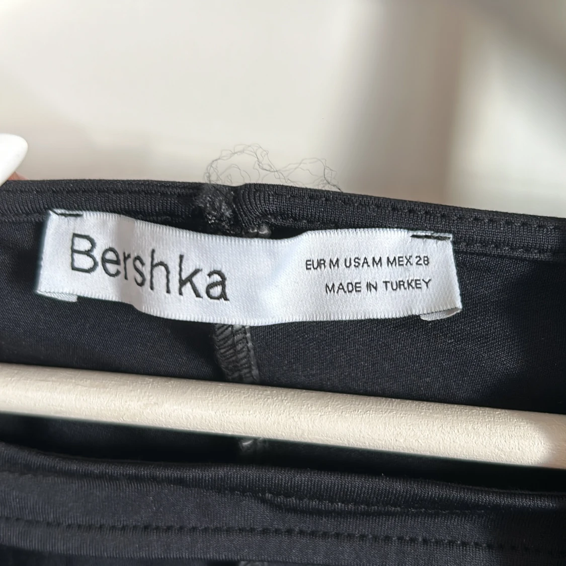 Svart croppad topp från Bershka - 91