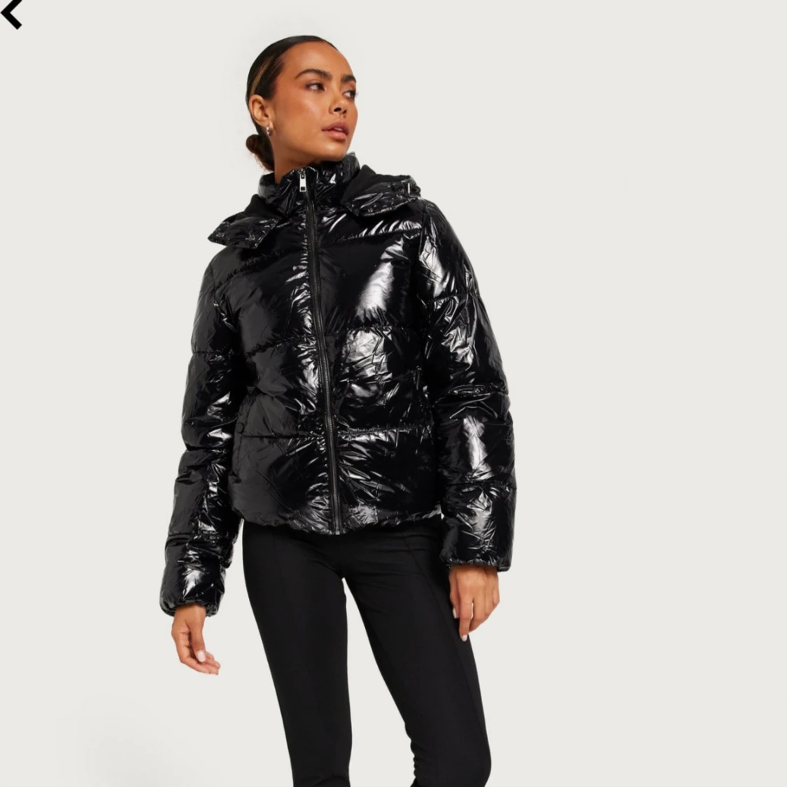 Glansig pufferjacka  - 90