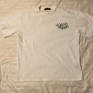 Amiri tröja - Hej vill sälja min amiri tröja då den inte längre kommer till användning Använd ba 2 gånger