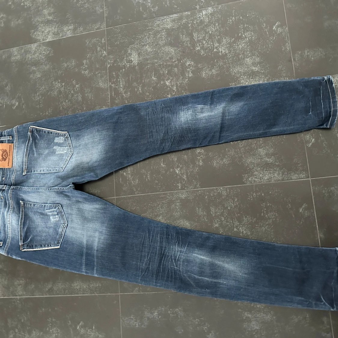 Intresse koll Adrian hammond jeans - 90