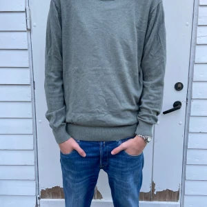 Tiger of Sweden fin stickad tröja - Tja| säljer denna tvär feta tiger of Sweden fin stickade tröjan. Skriv om ni har frågor!