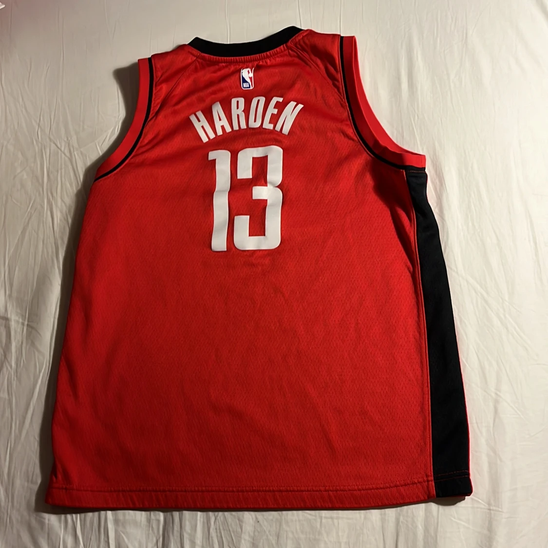 4 NBA jerseys storlekar i barn size, alla passar för ca 155-165 cm. Nypris ca 5500kr - 91