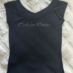 Calvin Klein T-shirt - Calvin Klein T-shirt i storlek S i fint skick. 