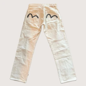 Evisu jeans - Jättesnygga evisu jeans!! ✧･ﾟ* väldigt fint skick! 🍓🫧 storlek 31x34 ♡ kontakta mig privat vid frågor & funderingar 💋