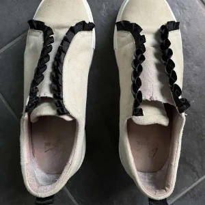 K cobler skor  - Jättesnygga skor som är för små för mig💓