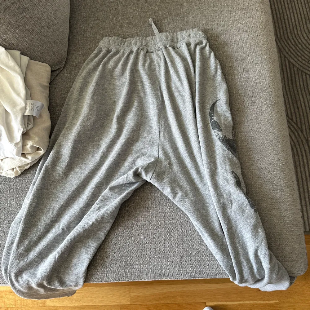 Gasp Grey Sweatpants  Nypris: 799kr. Jeans & Byxor.