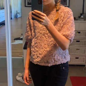 Topp från new yorker - Säljer denna jätte söta topp från Newyorker. Är inte säker vad den kostar men säljer för 120 