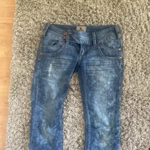 Lågmidjade bootcut jeans