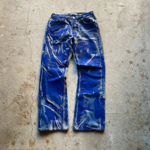 Printed baggy denim - Printed jeans. Vintage skick utan flaws. Baggy passform