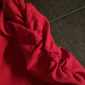 Rosa klänning  - Aldrig använd, lång klänning, från zara i storlek S, kortärmad 