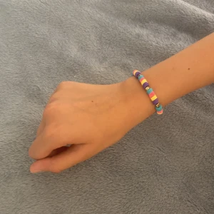 Armband💕⚡️ - Ett färgglatt gulligt armband💕⚡️