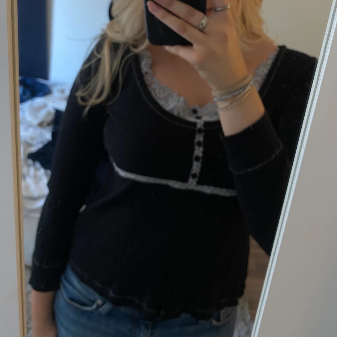 Svart ribbad tröja från Ze-Ze