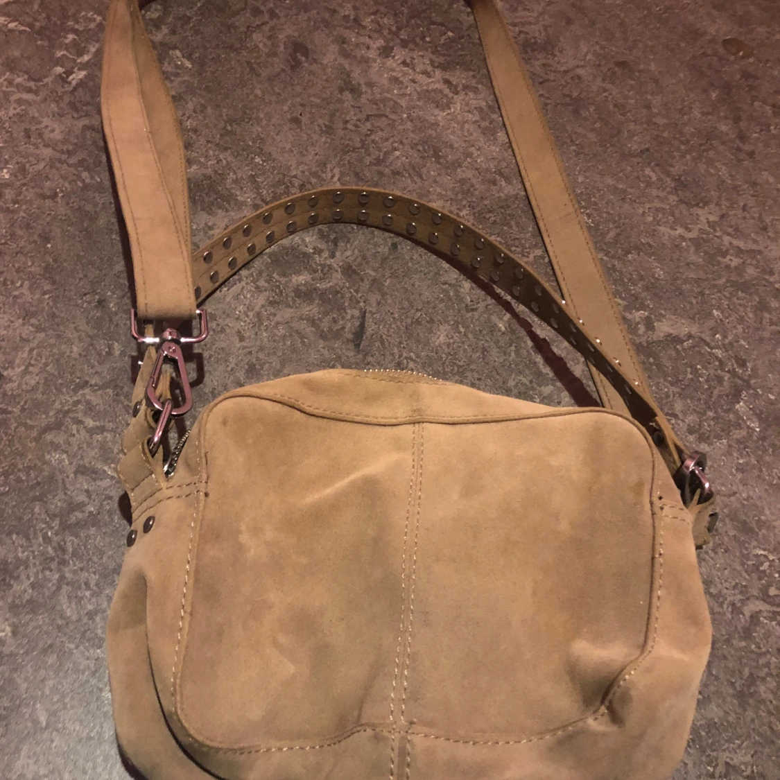 Noella axelrem väska - 90