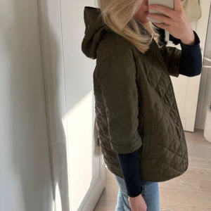 Trekvartsärmad jacka - Sjukt fin trekvartsärmad jacka frpn Zara😍