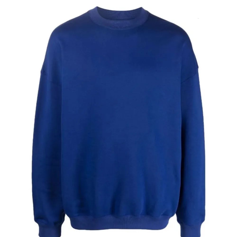 Säljer nu den perfekta oversize sweatshirten inför höst/vintern. Säljer pga att den är lite för oversized för mig. Den sitter som en M. Köpt på Filippa K. Nypris 2400kr. Priset kan diskuteras, vill bli av med den snabbt.💗. Tröjor & Koftor.