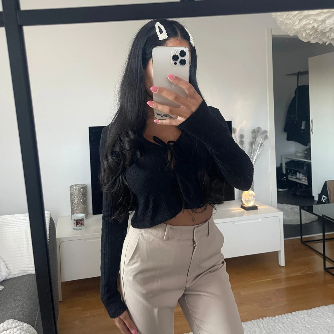 Svart tröja och/eller kostymbyxor