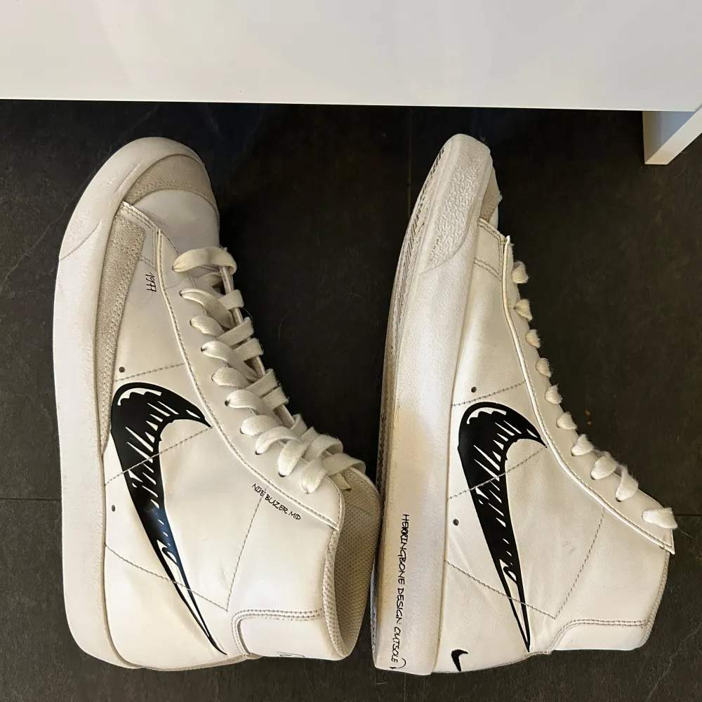 Nike Blazers Mid ’77 Storlek 42 Använt i gott skick  . Skor.