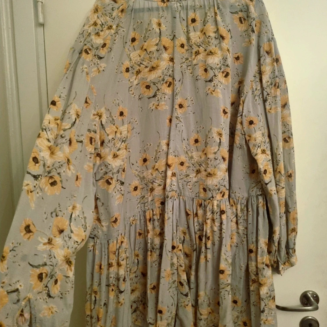 H&m dress klänning flowers 44  - 90