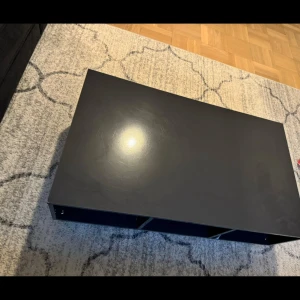 Soffbord - Säljer näst intill nytt soffbord användt den i 1 Månad. 
