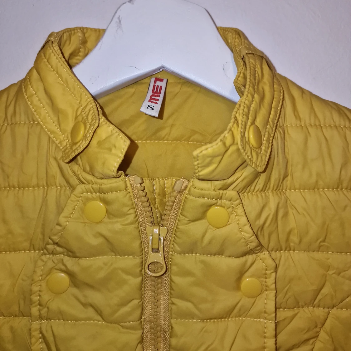Gul quiltad jacka från MET - 2