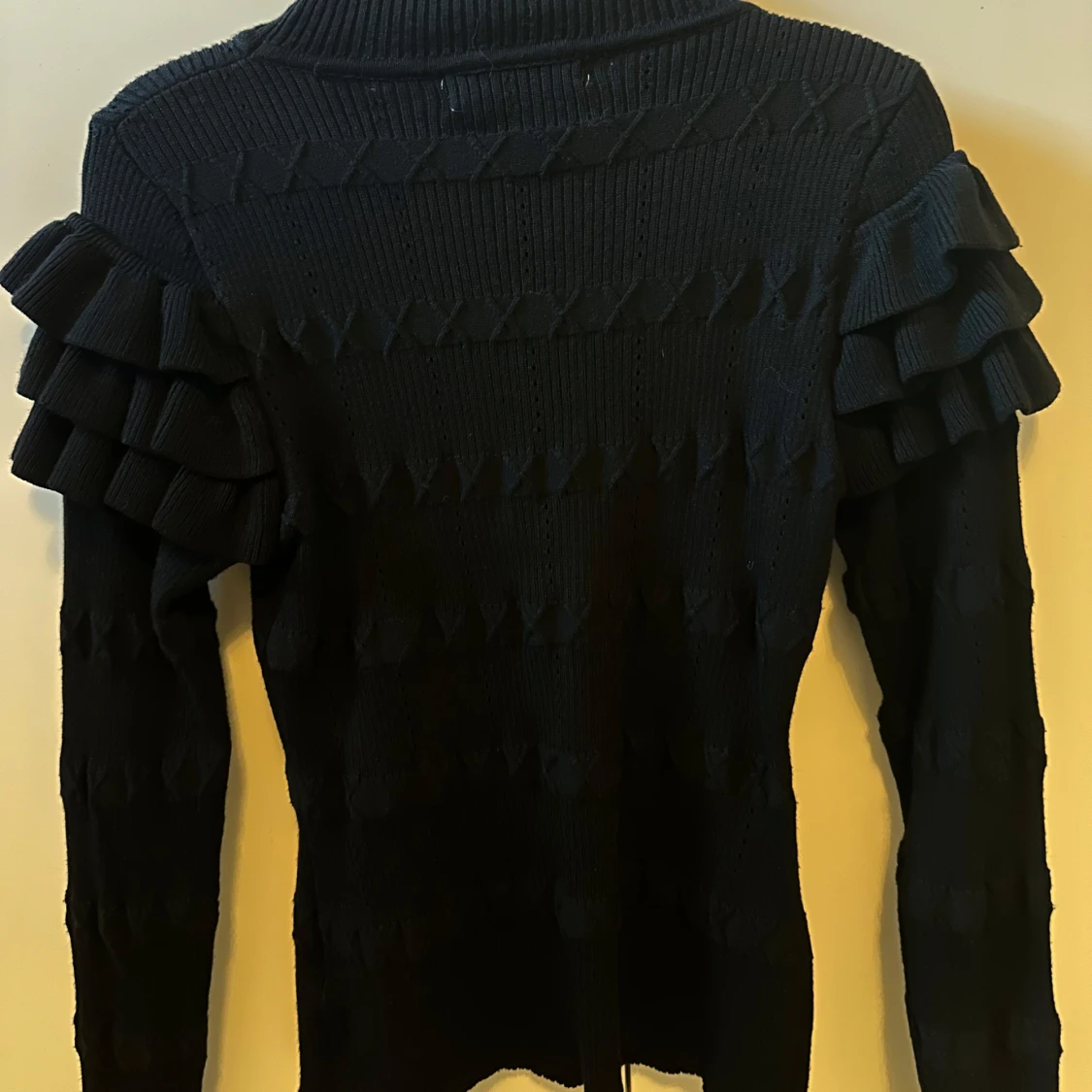 Svart stickad topp från Yu & Me - 2